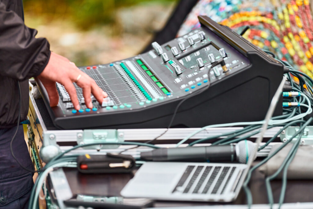 service audio